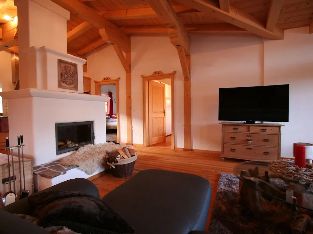 Modern Apartment With Balcony, Ski Storage, Garden Furniture