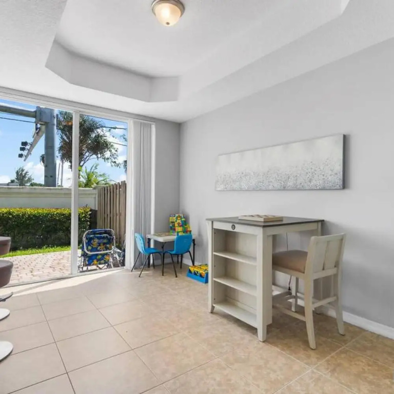 Beautiful Gated Community With Pool Gym Parks Parking