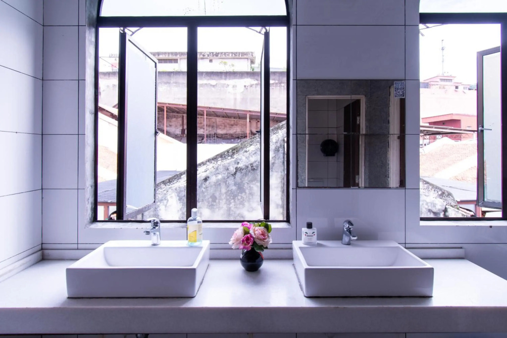 Travel Hub Guesthouse