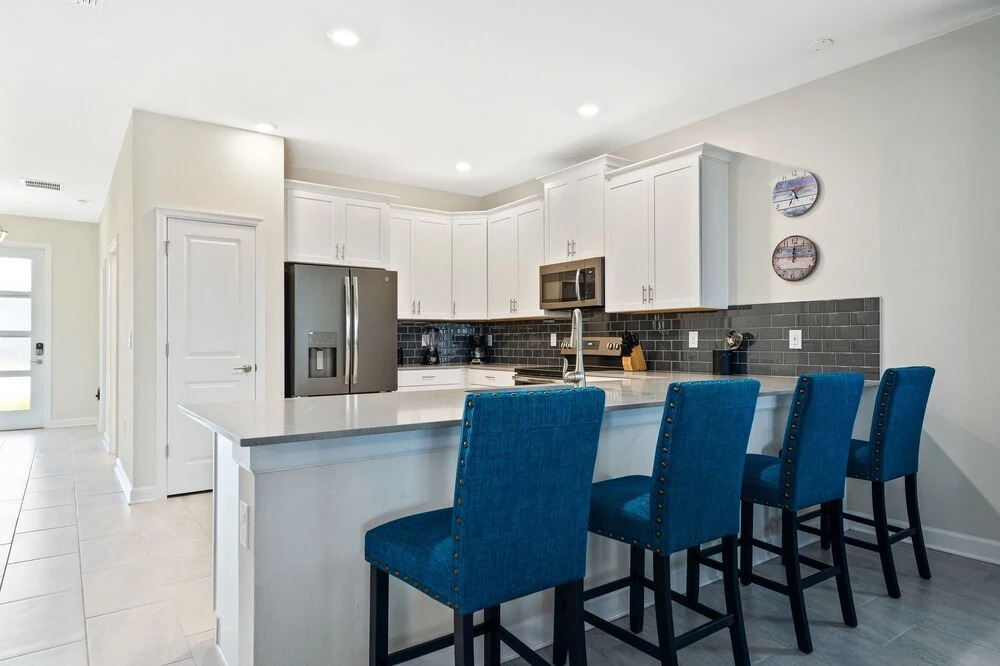 Tr_555r Modern Serenity 8 Bedroom Apts