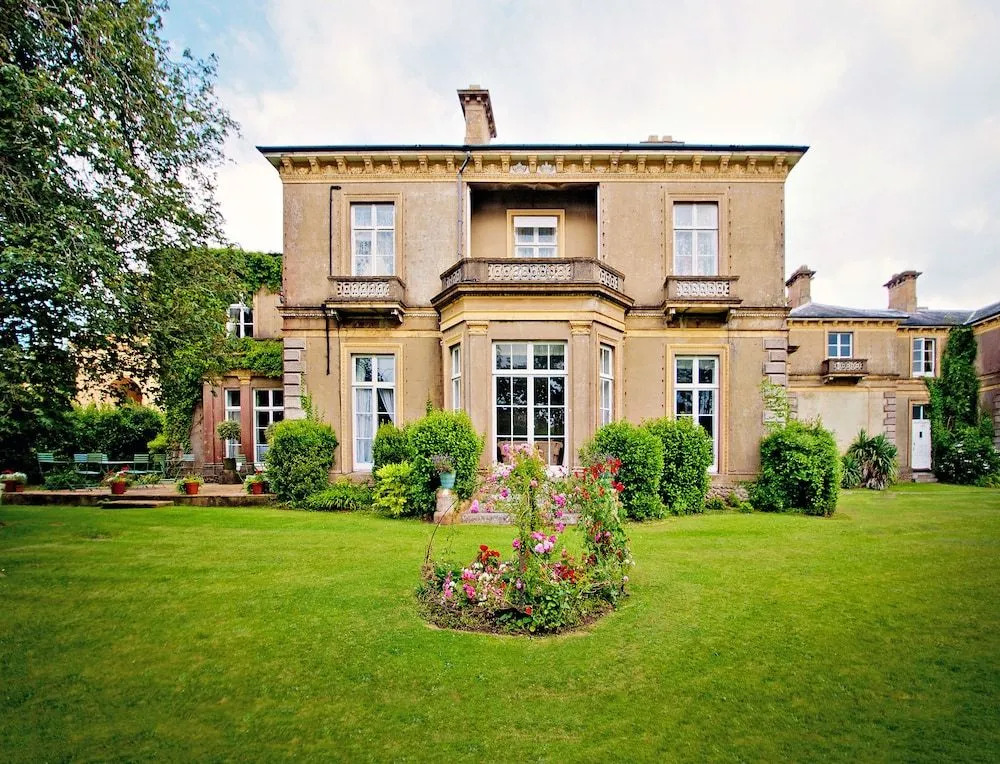 Albert Cottage Hotel