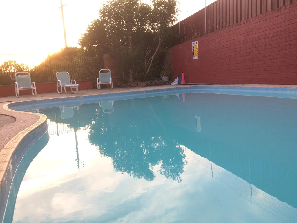 Riverview Motor Inn