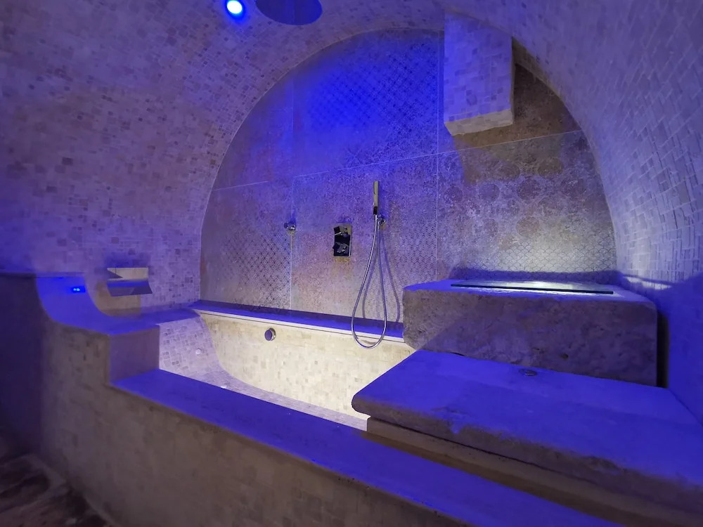 DIONISO Bed & Wellness