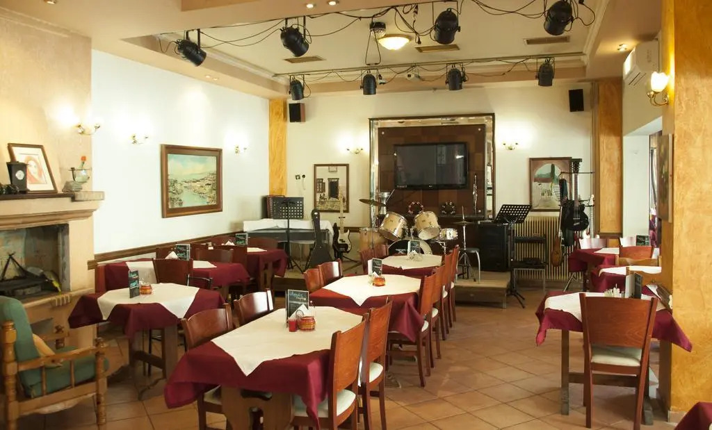 Stavrodromi Hotel