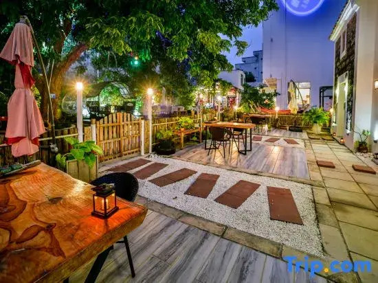 Weizhou Island Right Bank Travel Residence