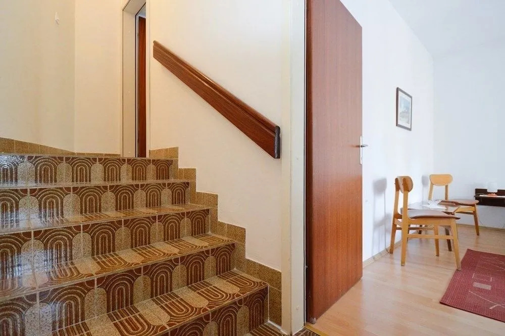 Apartment 23