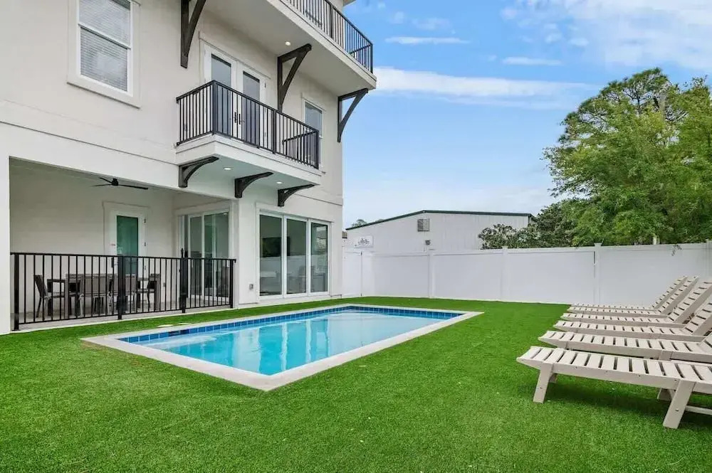 Modern Family 7BR w Private Pool and Patio