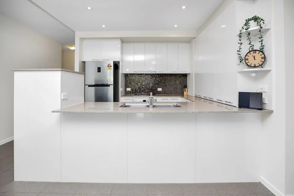 City Centre Apartment with Mountain View