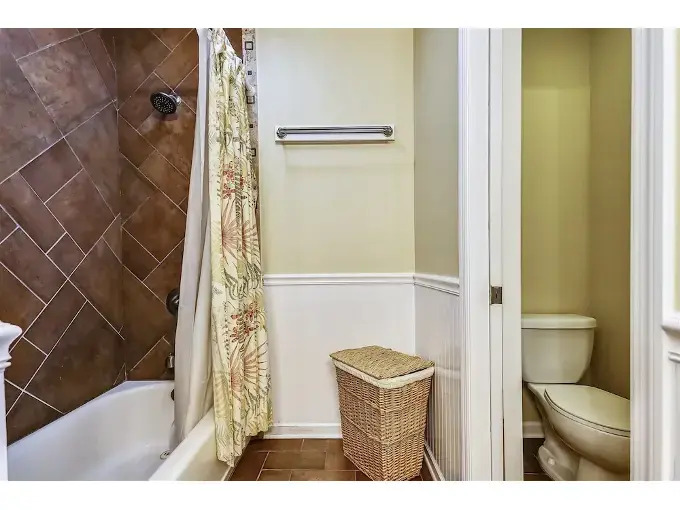 4 Pelican Street