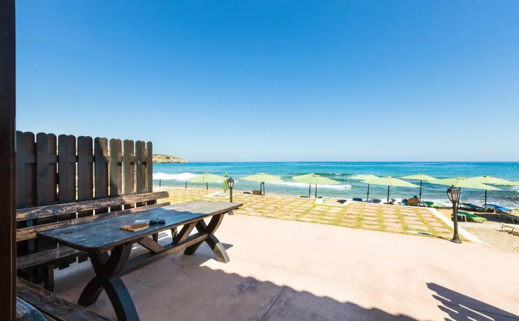Volakas Beachfront Suites