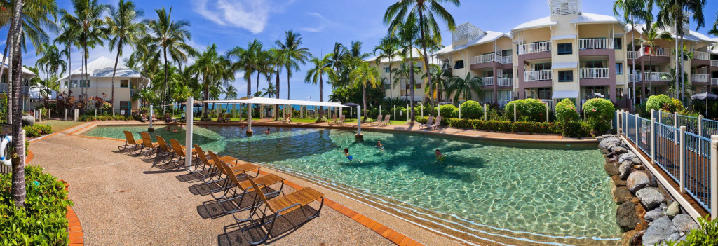 Coral Sands Beachfront Resort