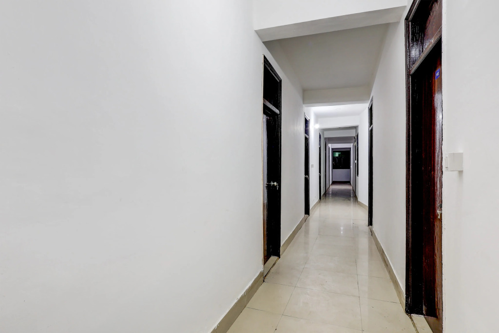 Super Hotel O Sector 4 Manraj Complex Gurugram