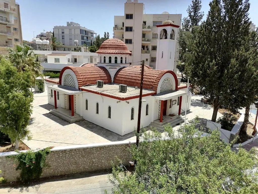 St Nikolas 1bdm Apartment, FREE Wi-Fi & Parking