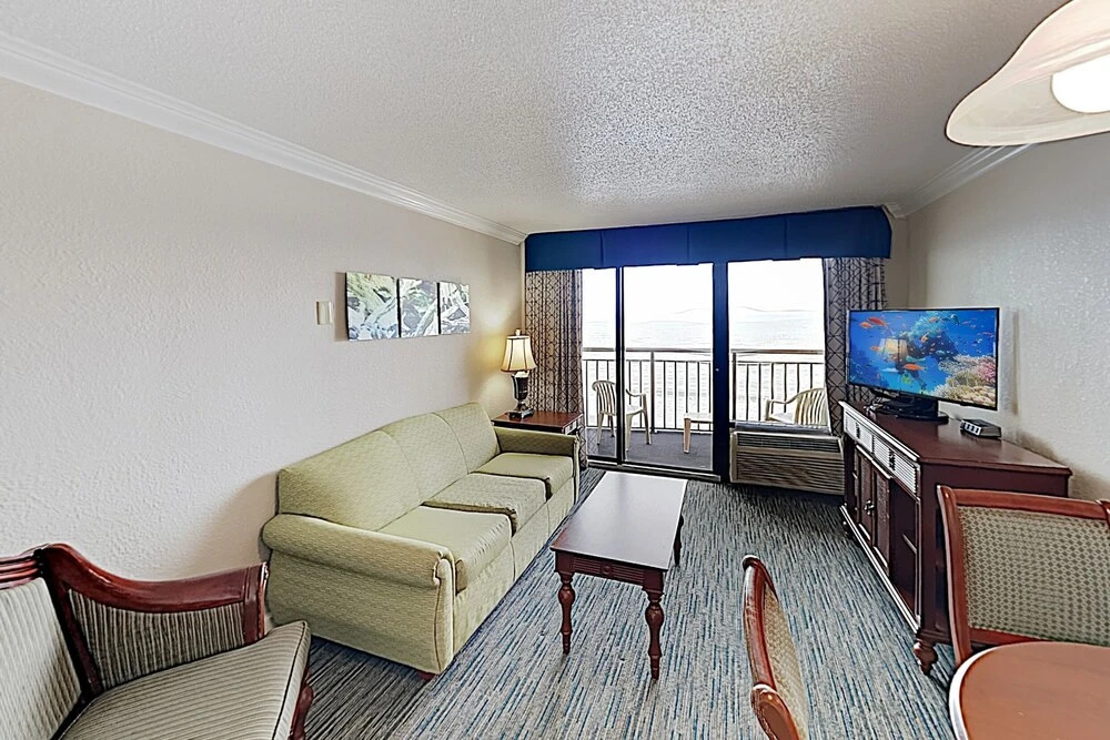 New Listing! Beach Penthouse W/ All-season Pool 1 Bedroom Condo