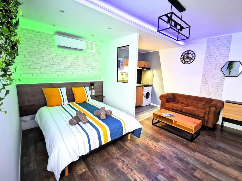 Skyline Residence "Smart-Concept" (Adults Only)