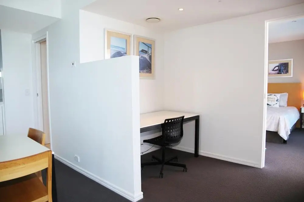 Pelicanstay Surfer Paradise Condo Hotel