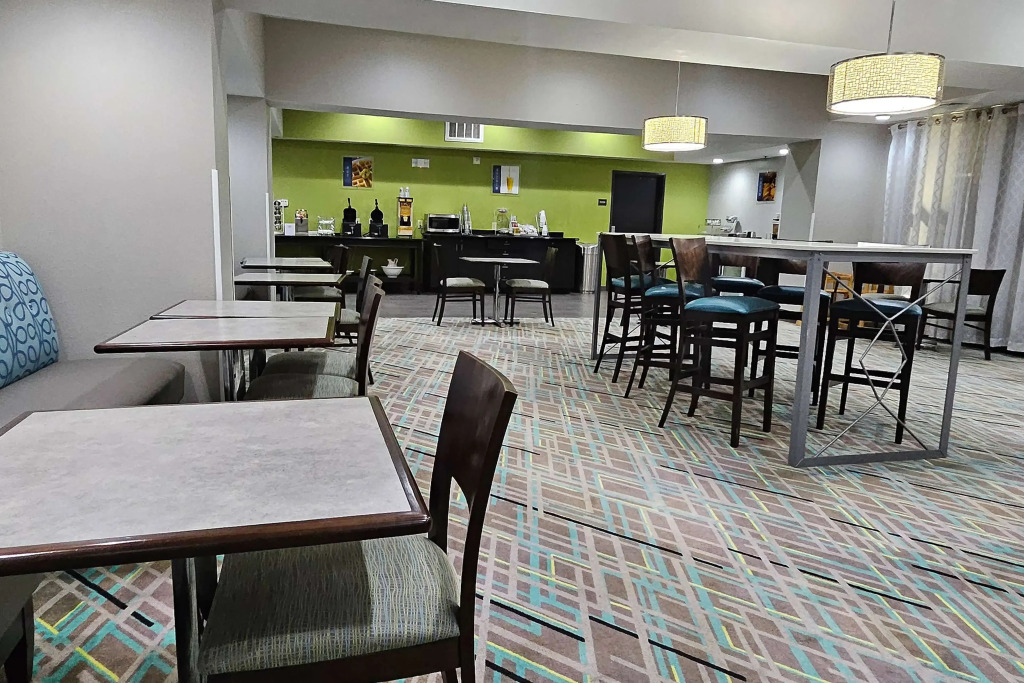 Ramada by Wyndham Burkburnett - Wichita Falls