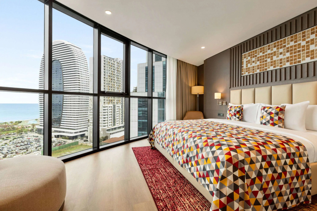 Отель Ramada Plaza By Wyndham Batumi