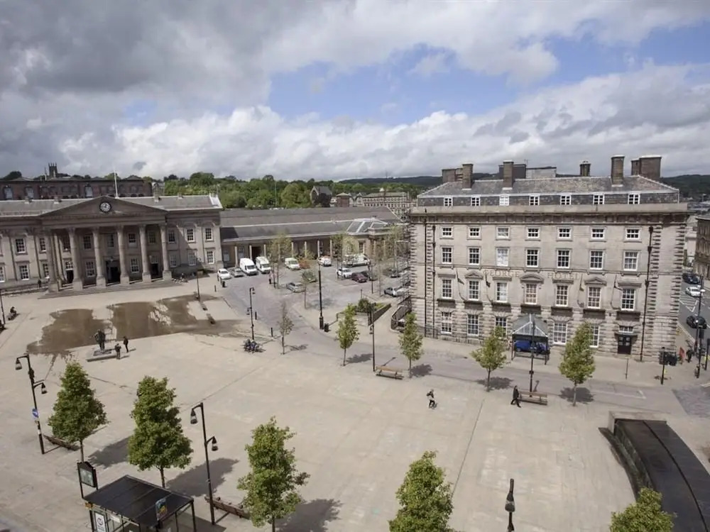 Lux Aparts Huddersfield Central