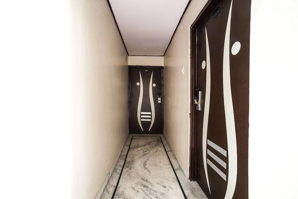 OYO 30231 Hotel Anshu