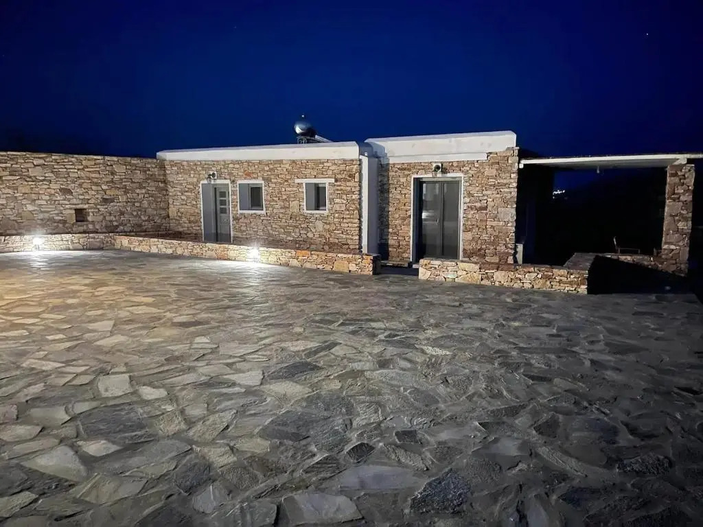 Moniasma Rustic Stone House in Folegandros