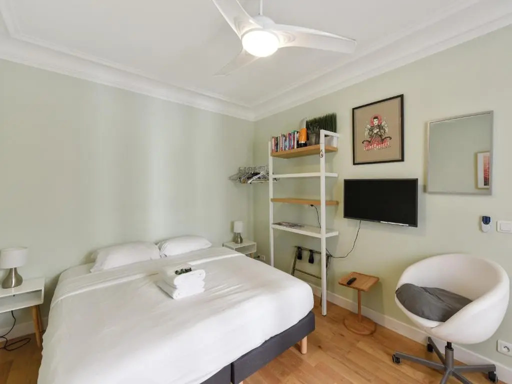 Welkeys - Crozatier Apartment