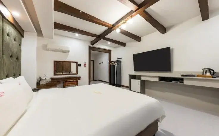 Cheongju Beukmeunro Toronto Hotel