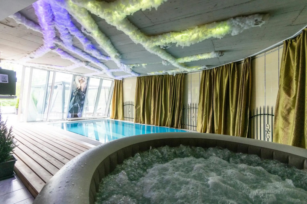 Wagner Stays - Bonni - Unique apartment with private pool, cinema, SPA