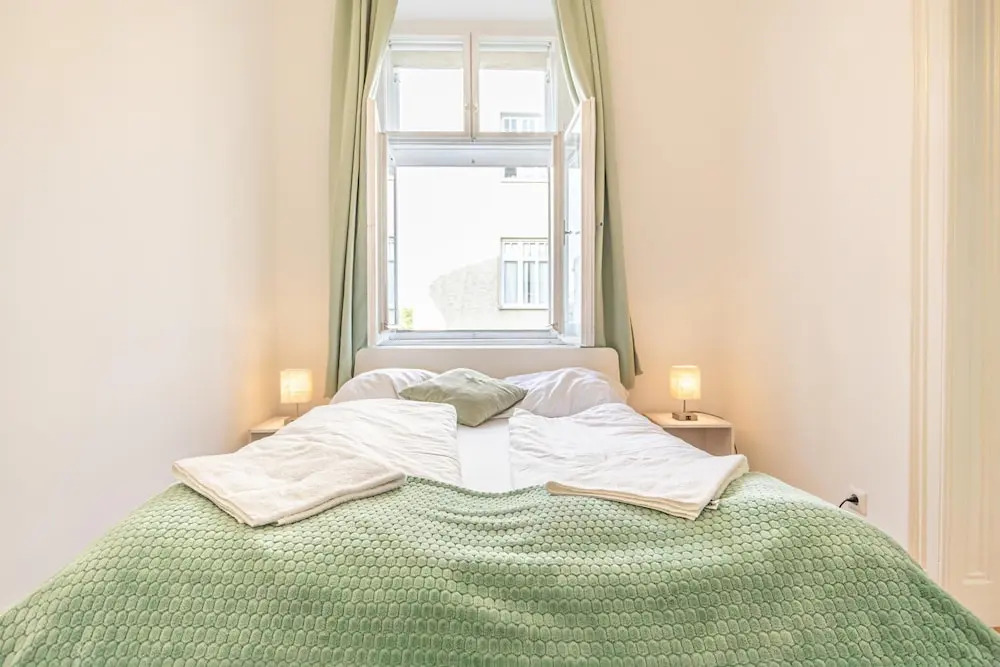 Friendly 2BR Apt- Near Rennweg