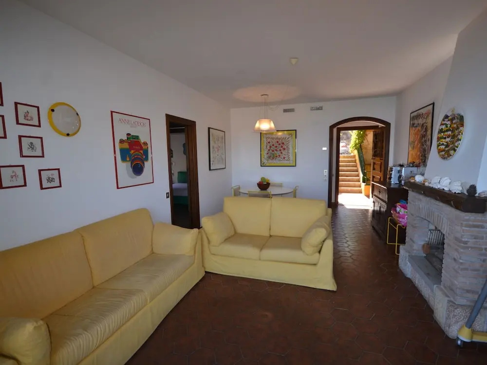 Large Apartment With sea Views in a Spacious Garden With a Shared Pool