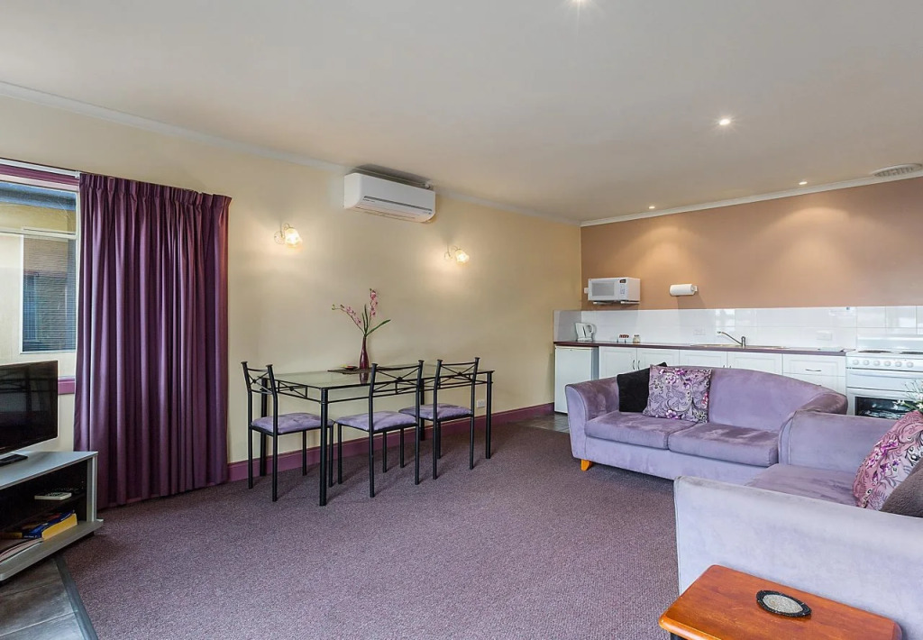 Smugglers Rest Apartments