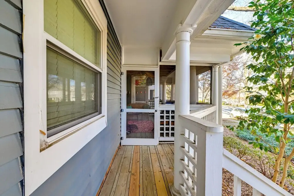 1 Mi to BOA Stadium! Walkable Condo w/ Porch