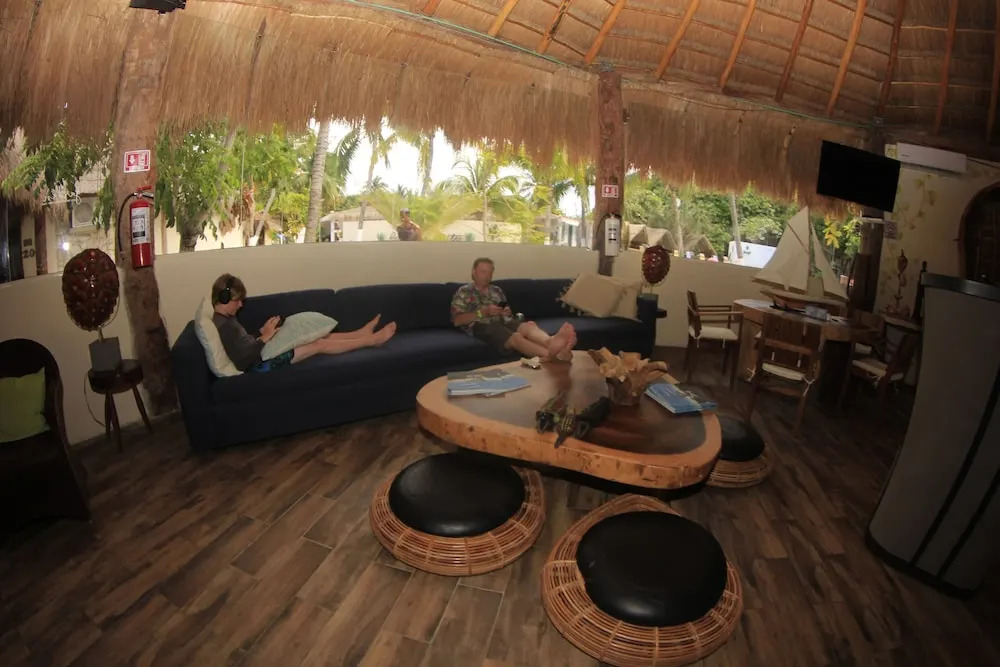 Hotel Paradise Suites
