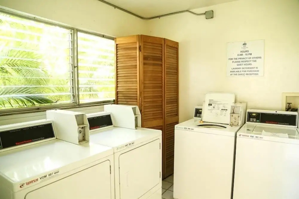 Beautifully Upgraded, Full Kitchen, Comfy King Bed, Ac 1 Bedroom Condo by RedAwning