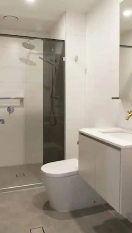 New Spacious 2 Bedroom With Gorgeous City Views