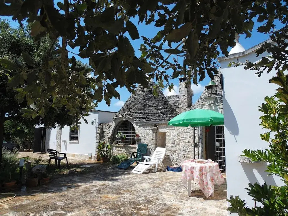 Trulli sotto La Cupa