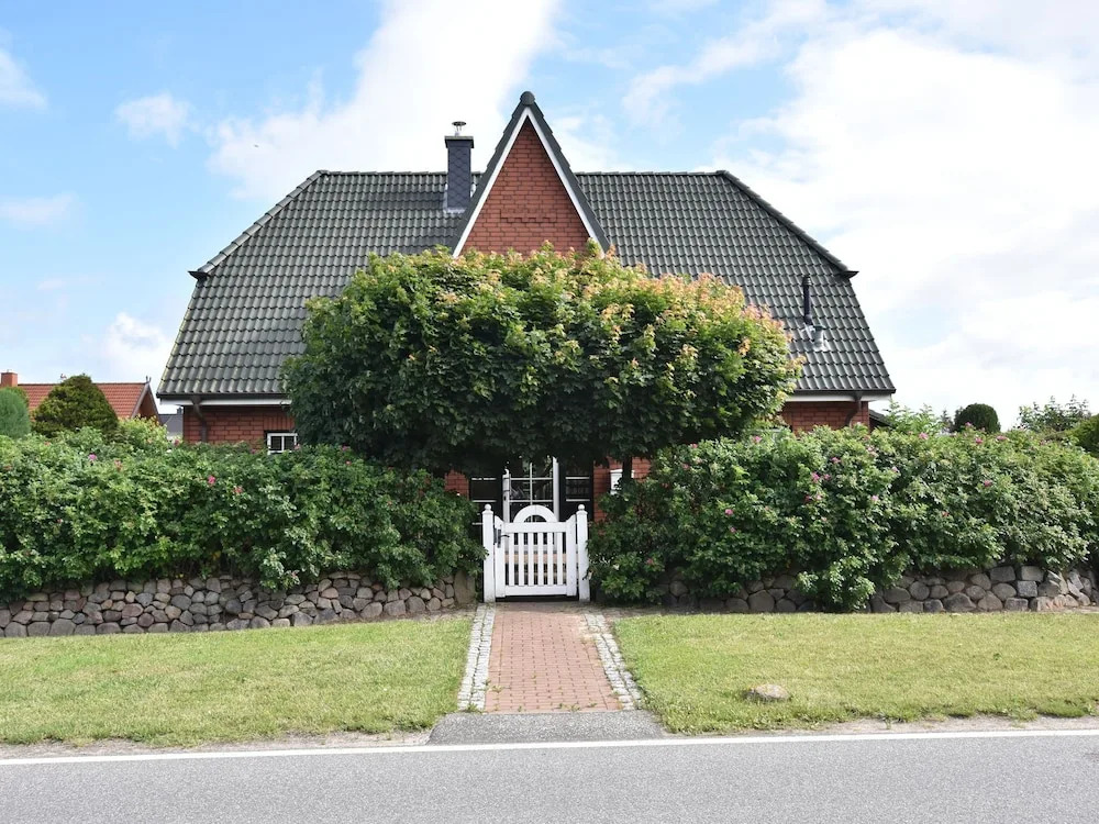 Cozy Holiday Home in Rakow near Beach