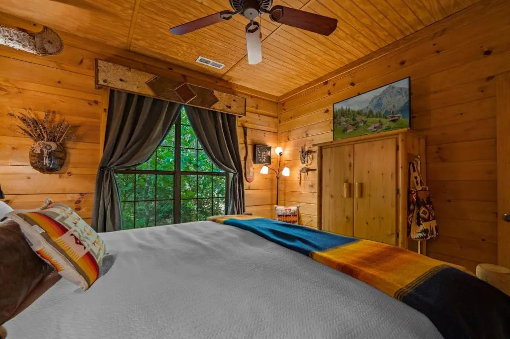 Dreamy Cabin & Outdoor Oasis! Mins to Natl Park