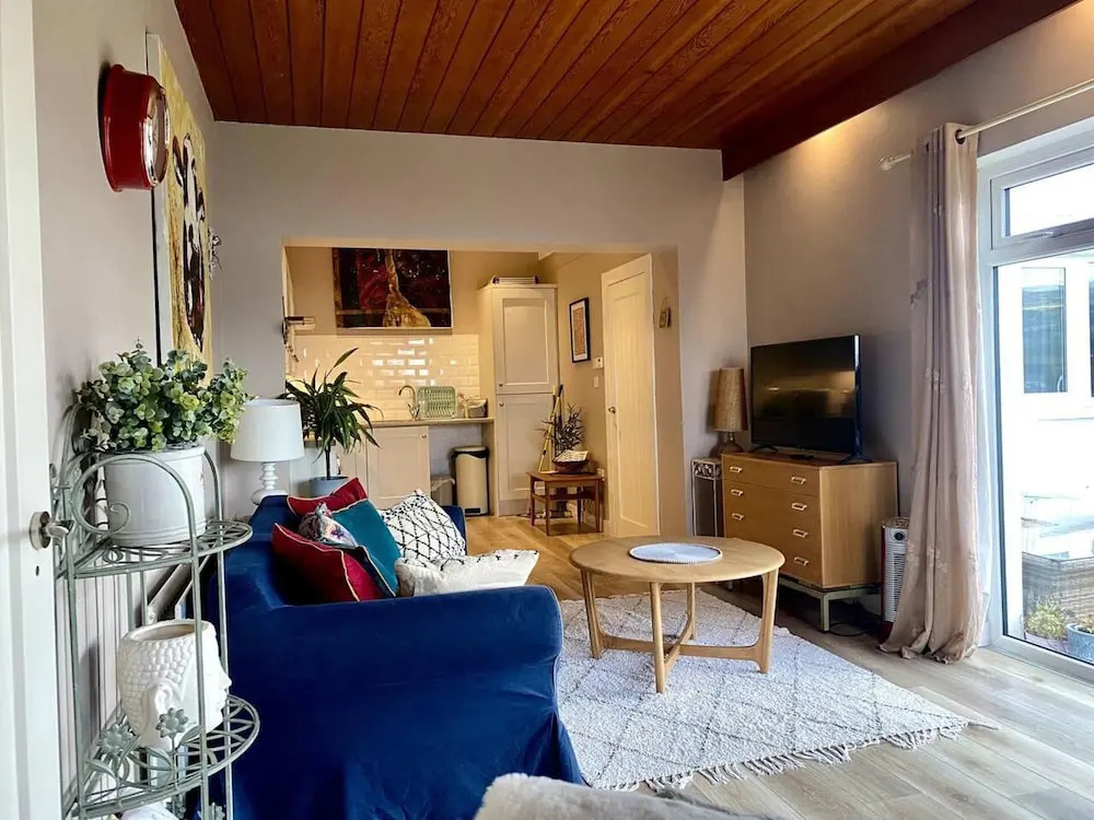 Ballygally Seaview and Garden 1 Bedroom Hideaway