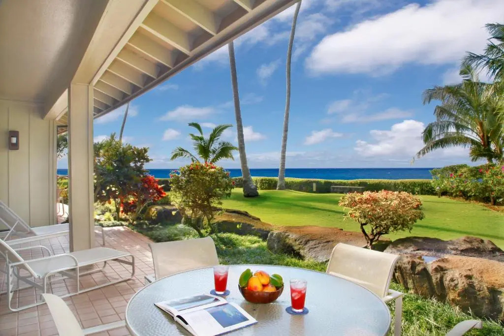 Whalers Cove Oceanfront Resort