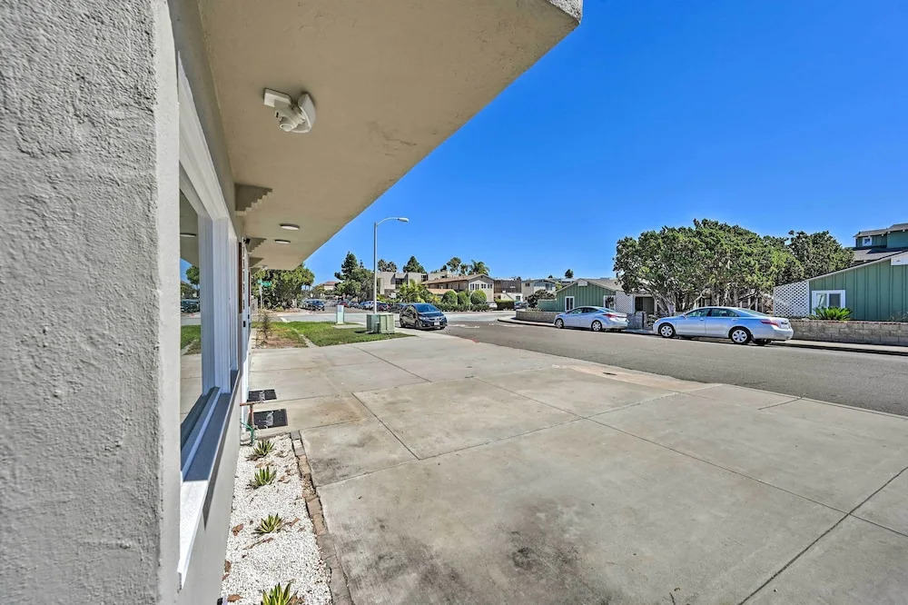 Stylish San Diego Apartment w/ Smart TV!