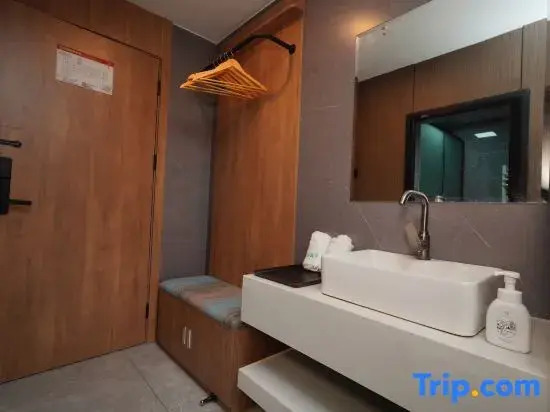 Light Hotel