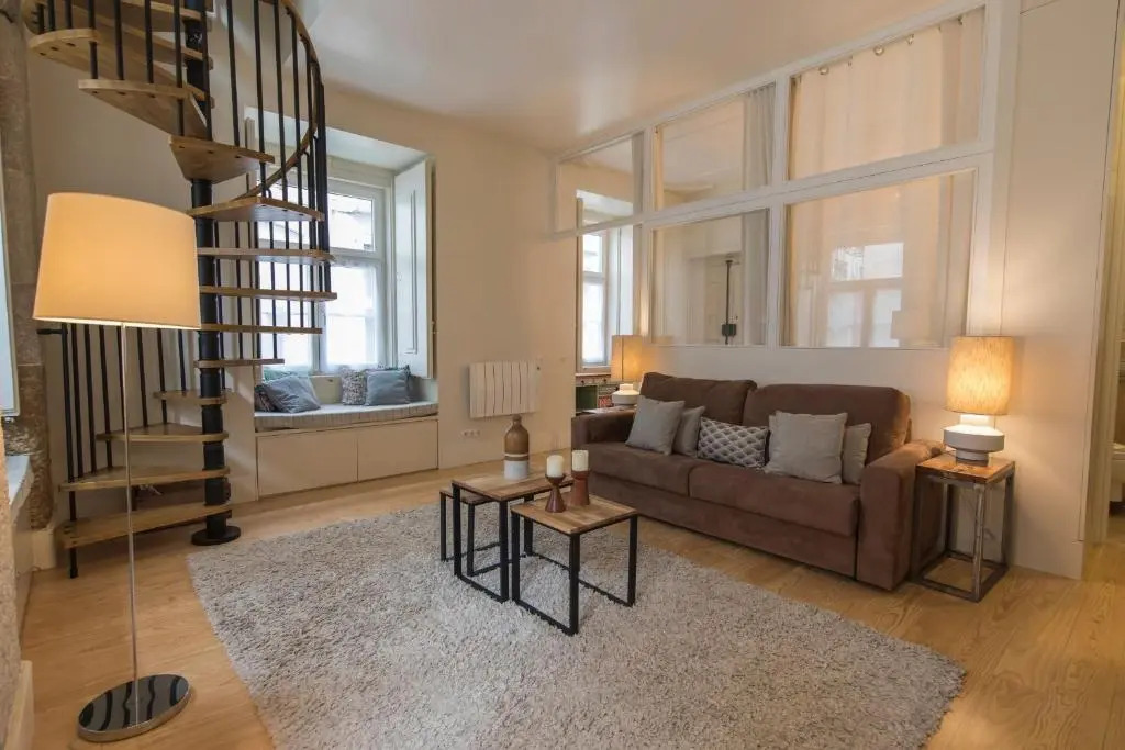 Lovelystay - Cozy Duplex Home in Alfama