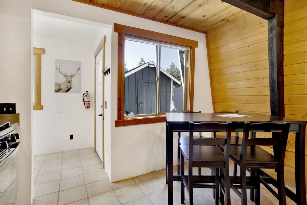 2186-hackbear's Cabin 2 Bedroom Home by Redawning