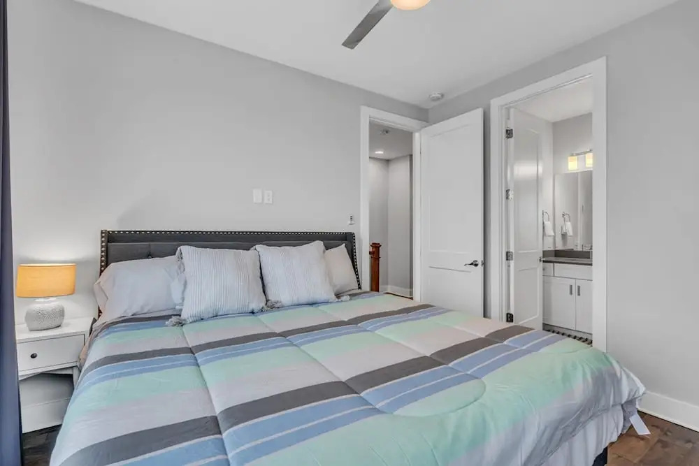 Luxury Townhome With Rooftop Deck Skyline Views