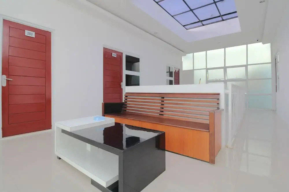 Airy Bandara Ahmad Yani WR Supratman 388 Semarang