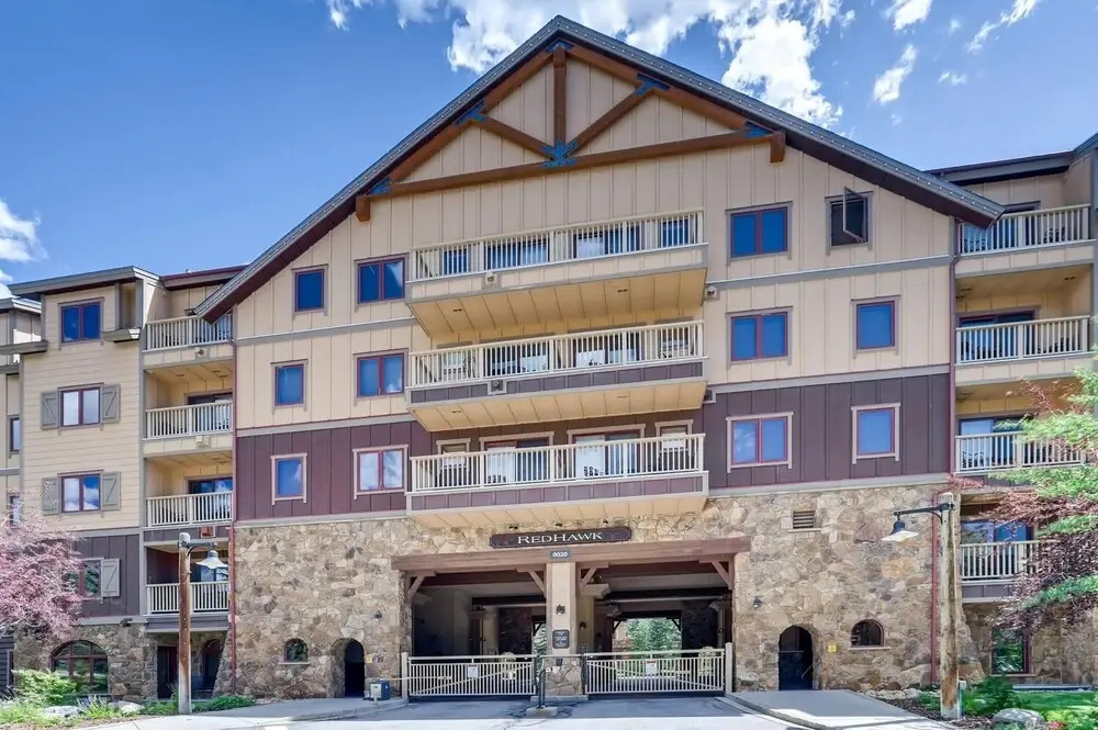Premier Red Hawk Lodge 2 Br~walk To Slopes~kids Ski Free 2 Bedroom Condo by RedAwning