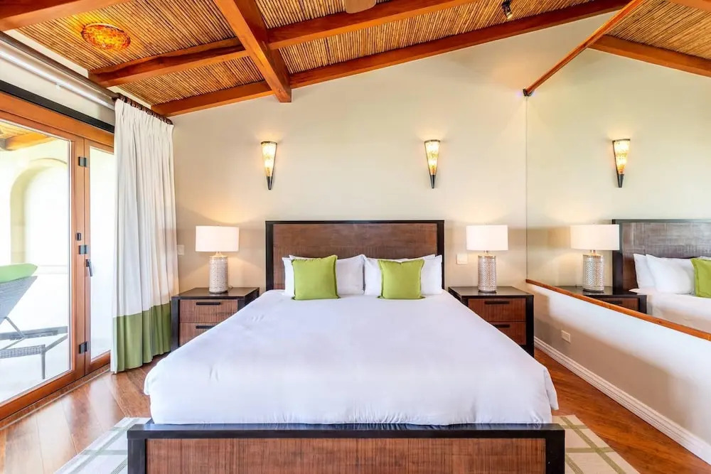 Spacious Open-Concept Condo with Stylish Design, Direct Beach Access & Resort-Style Amenities