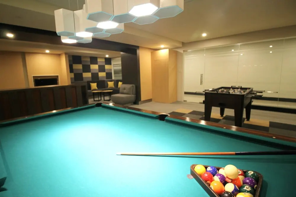 MaxStays - Max Style @ One Eastwood Avenue