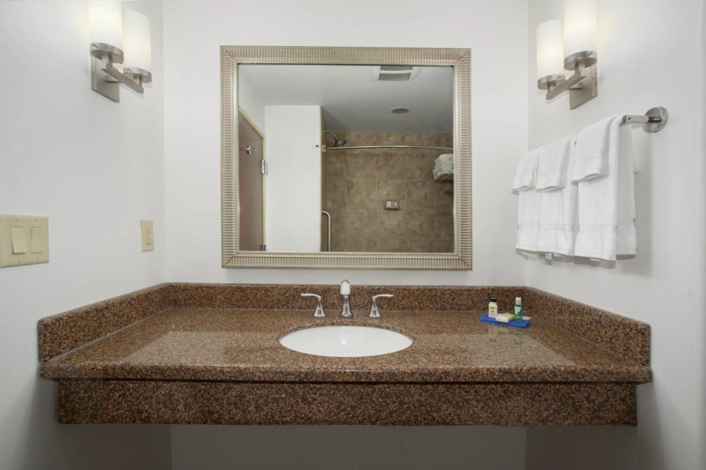 Holiday Inn Express Hotel & Suites Lander by IHG